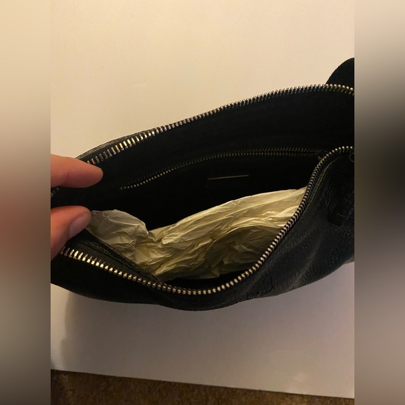 Prada purse - Picture 3 of 3